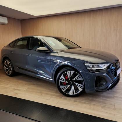 AUDI Q8 E-TRON 55 ELÉTRICO SPORTBACK PERFORMANCE BLACK QUATTRO AUDI Q8 E-TRON 55 ELÉTRICO SPORTBACK PERFORMANCE BLACK QUATTRO